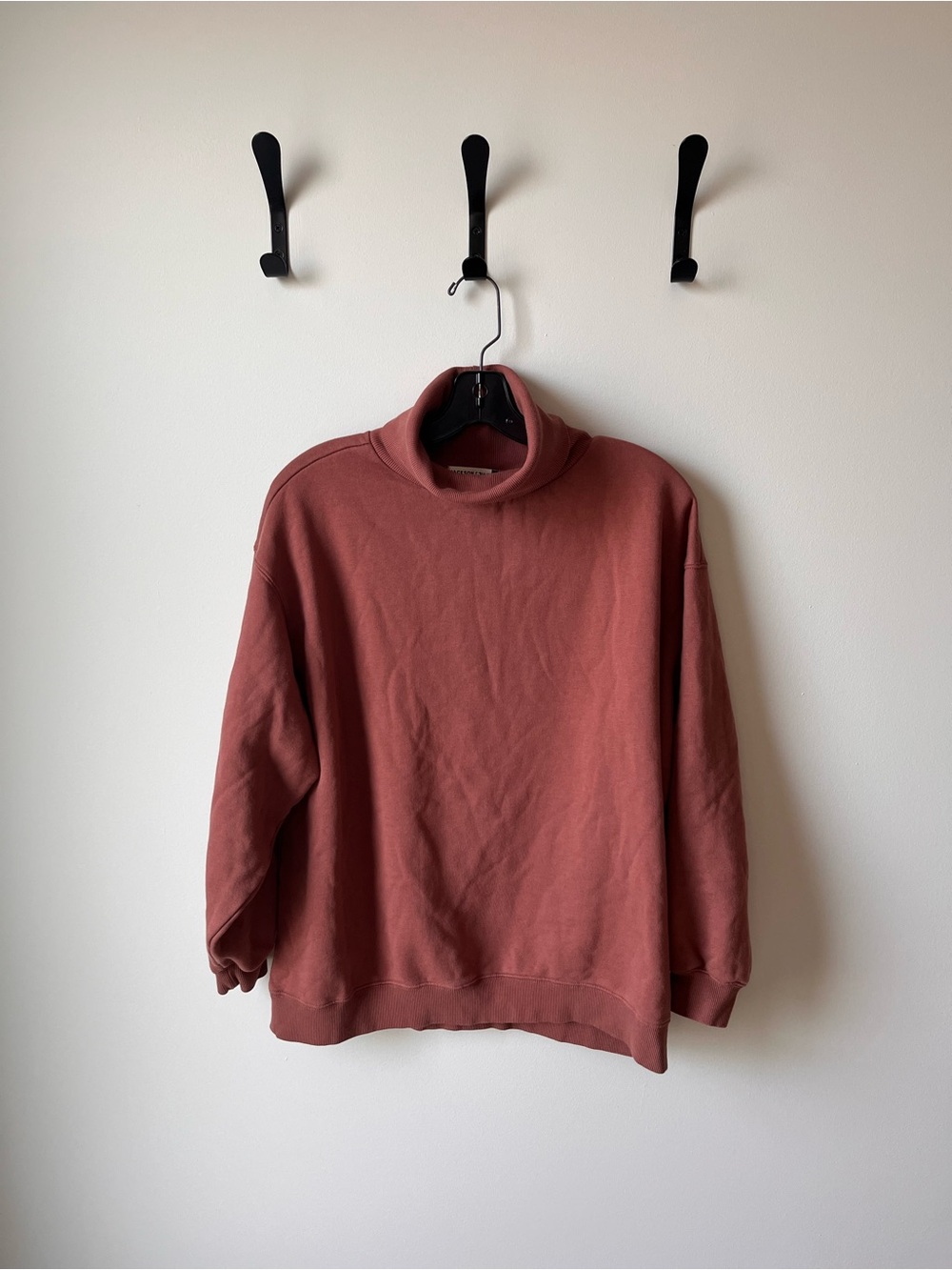 Jackson Rowe Dusty Rose Ribbed Turtleneck Top
Size XS 
Excellent condition